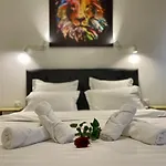Prime Old Town Apartment