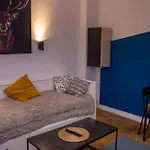 Prime Old Town Apartment