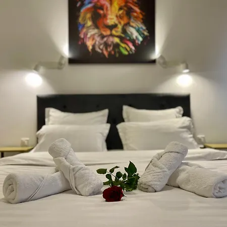 Prime Old Town Apartment