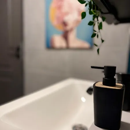 Prime Old Town Apartment